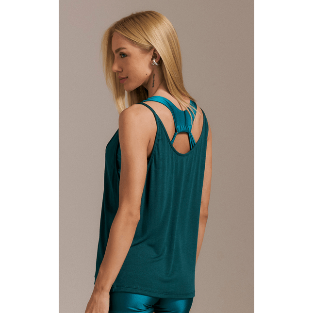 Camiseta Fitness Básica Malha Tricô Tributo FB3003BL