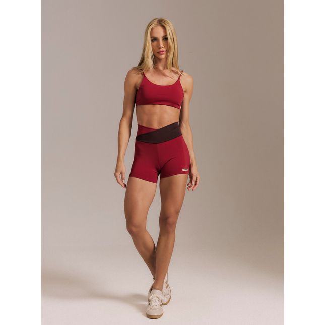 Top Fitness Decote + Short Fitness Detalhe Mundi